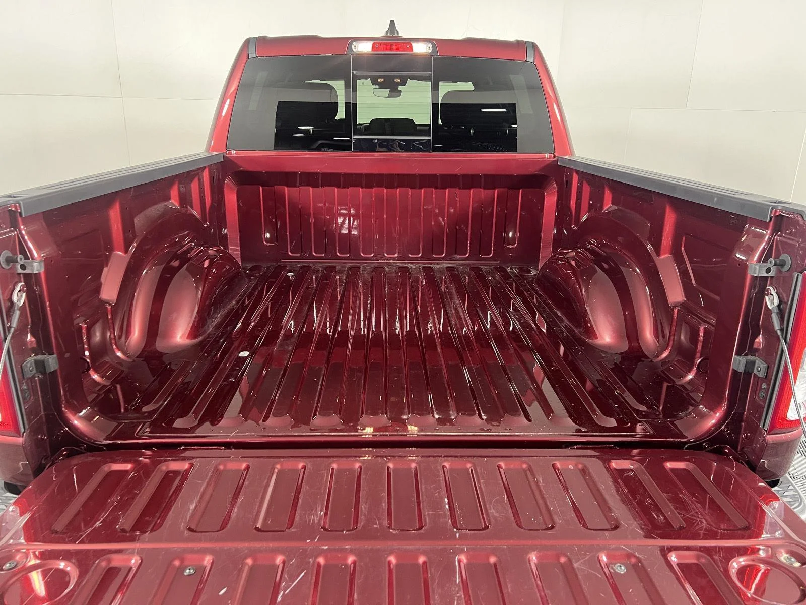 Used 2022 Delmonico Red Pearlcoat Ram Big Horn image 7