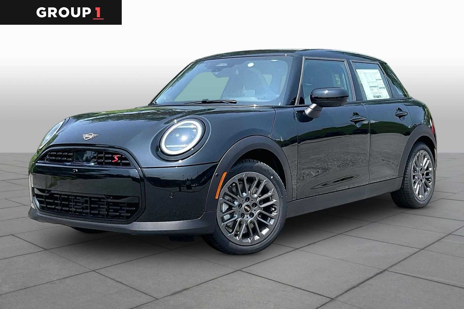 2026 MINI 4 Door Iconic