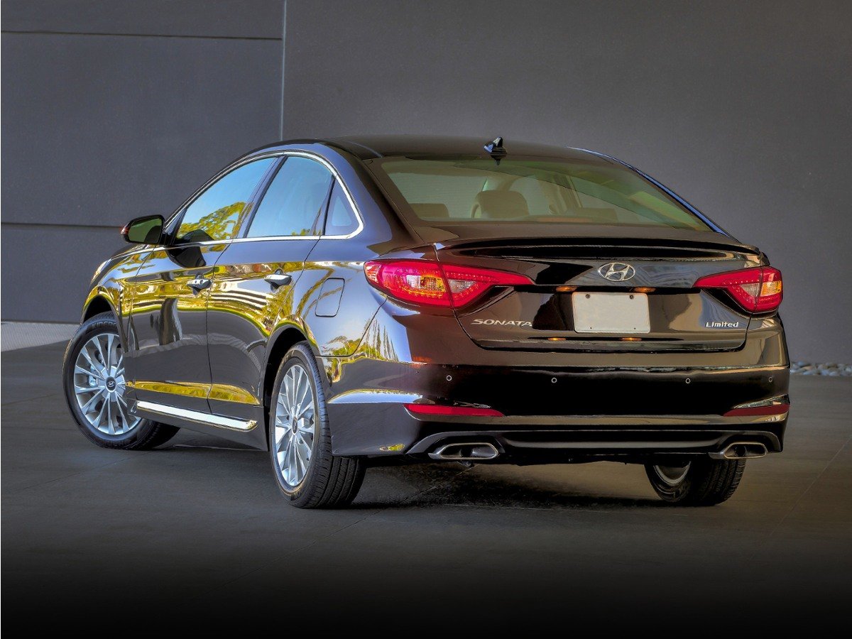 Used 2015 Phantom Black Hyundai Limited image 1