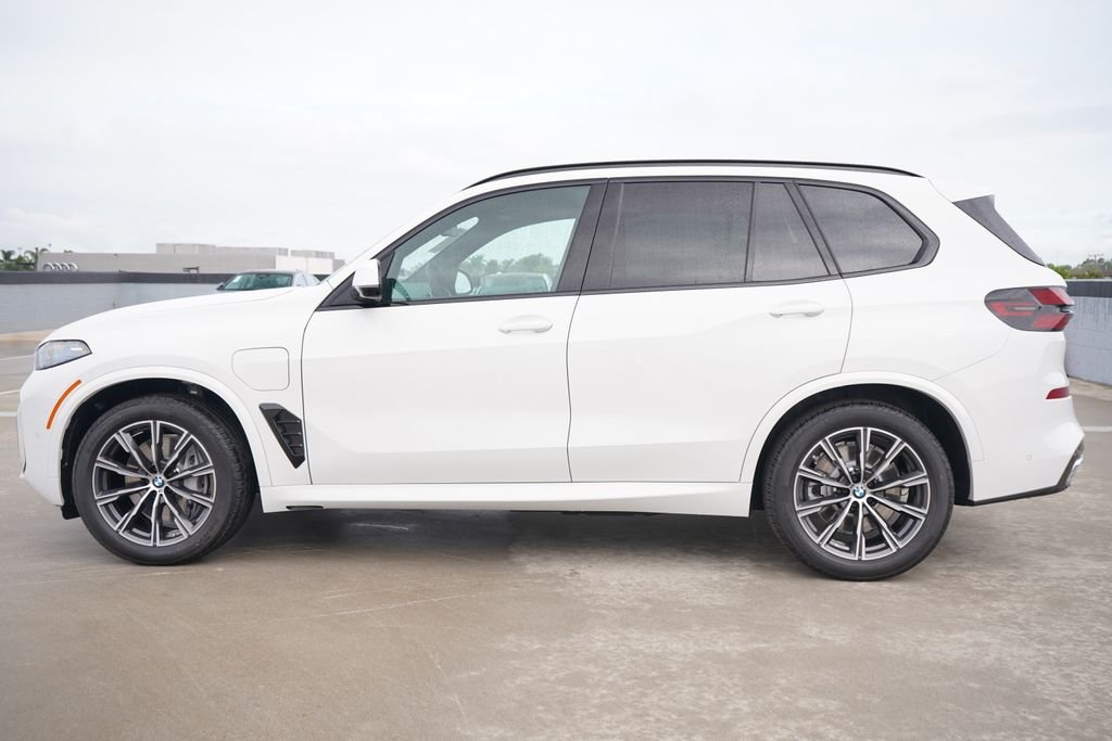 New 2026 Alpine White BMW xDrive50e image 4