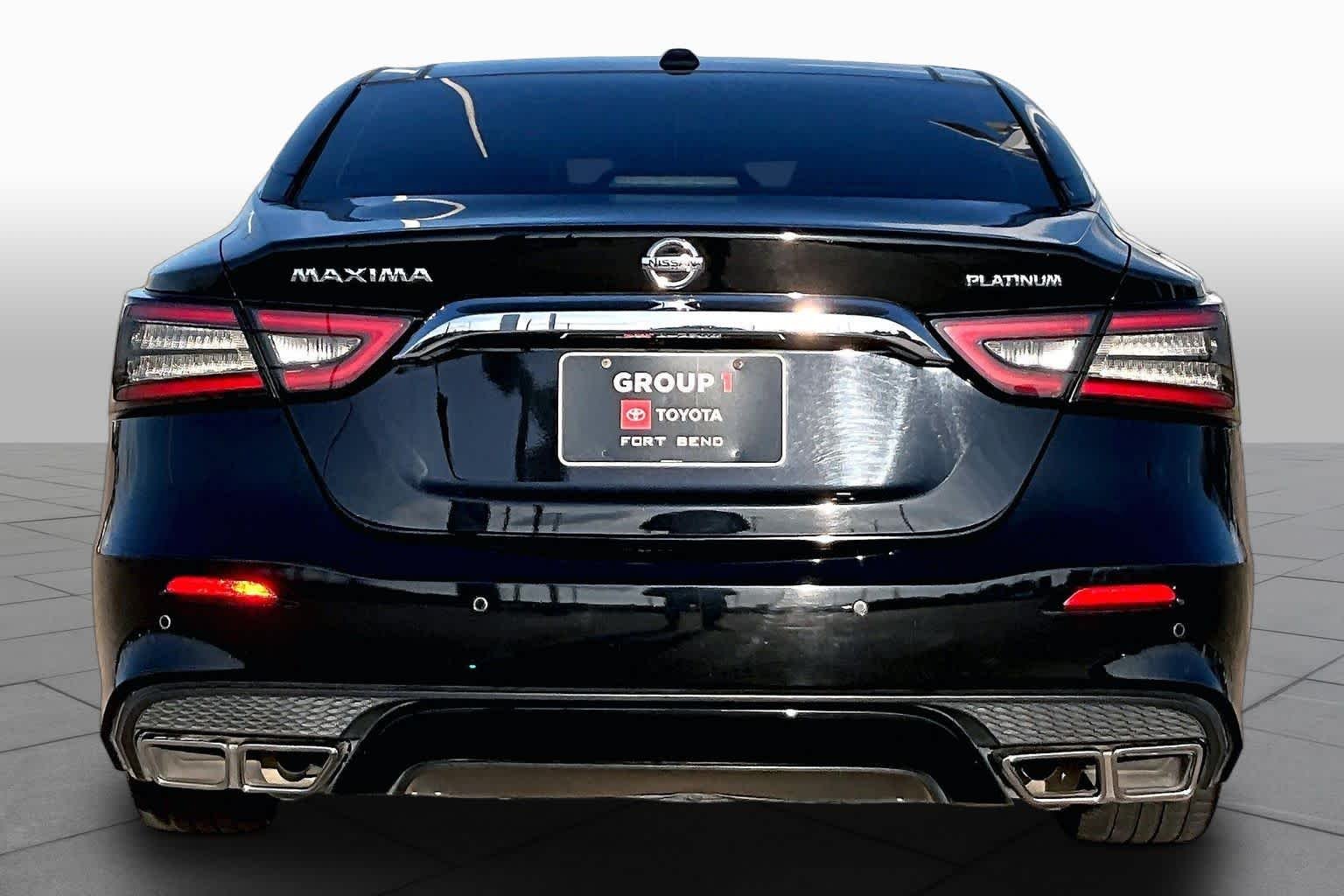 Used 2020 Super Black Nissan Platinum image 5