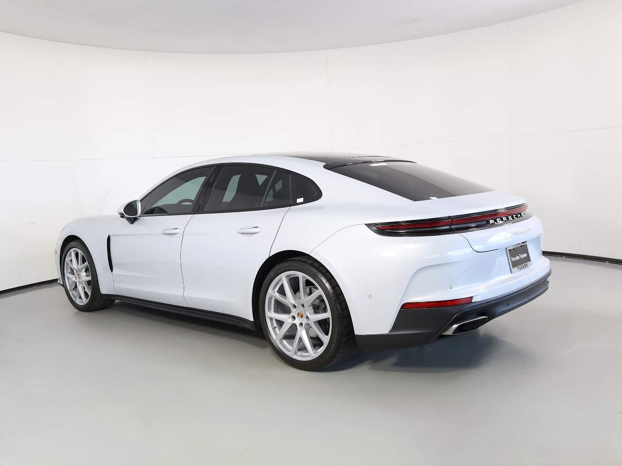 Used 2025 White Porsche 4 image 3