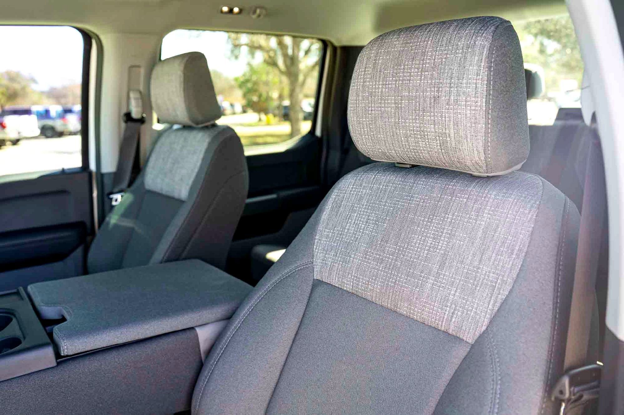 New 2026 Oxford White Ford XLT image 9