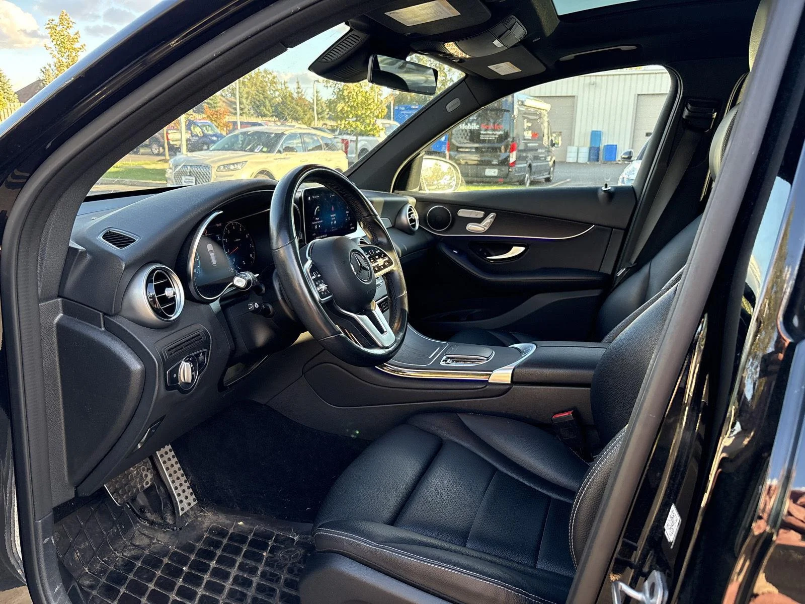 Used 2022 Black Mercedes-Benz GLC 300 image 5