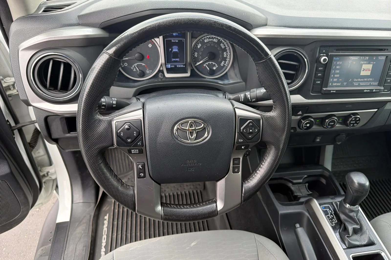 Used 2018 White Toyota SR5 image 18