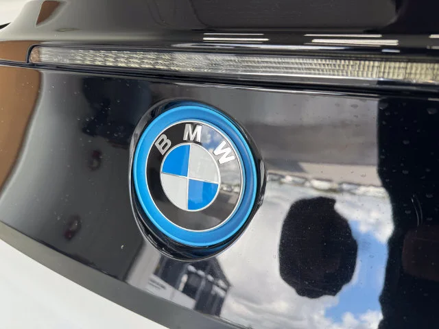 Used 2016 Crystal White Pearl Metallic w/BMW i Frozen Blue BMW Base image 31