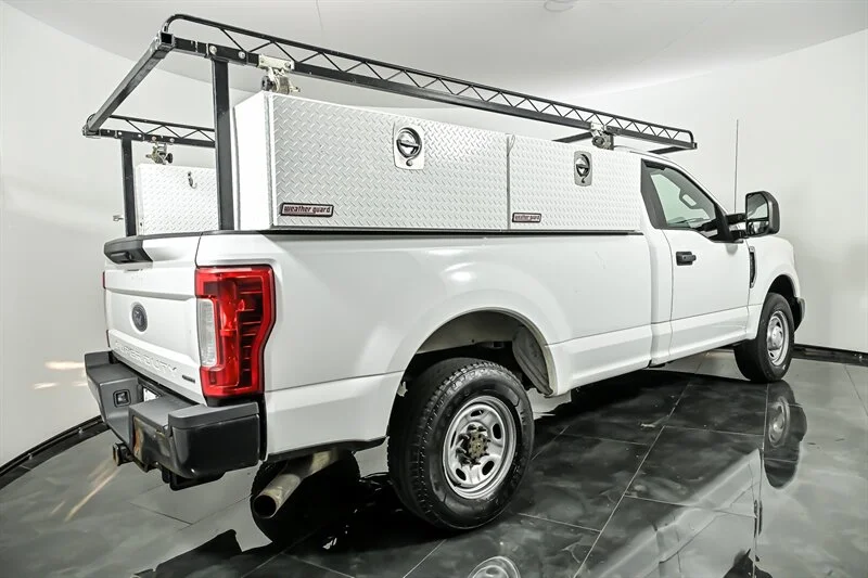 Used 2017 Oxford White Ford XL image 9