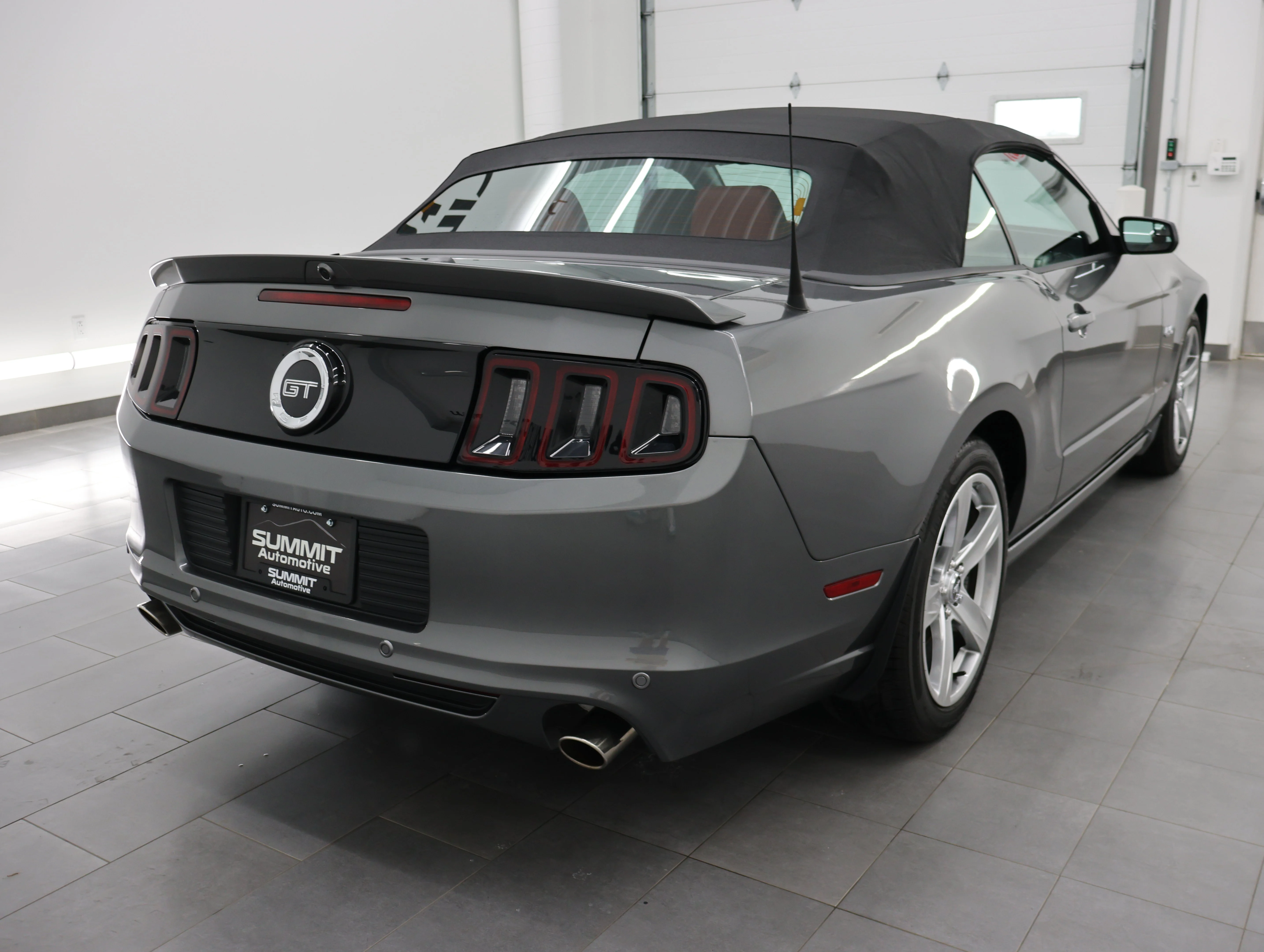 Used 2014 Sterling Gray Metallic Ford GT Premium image 5