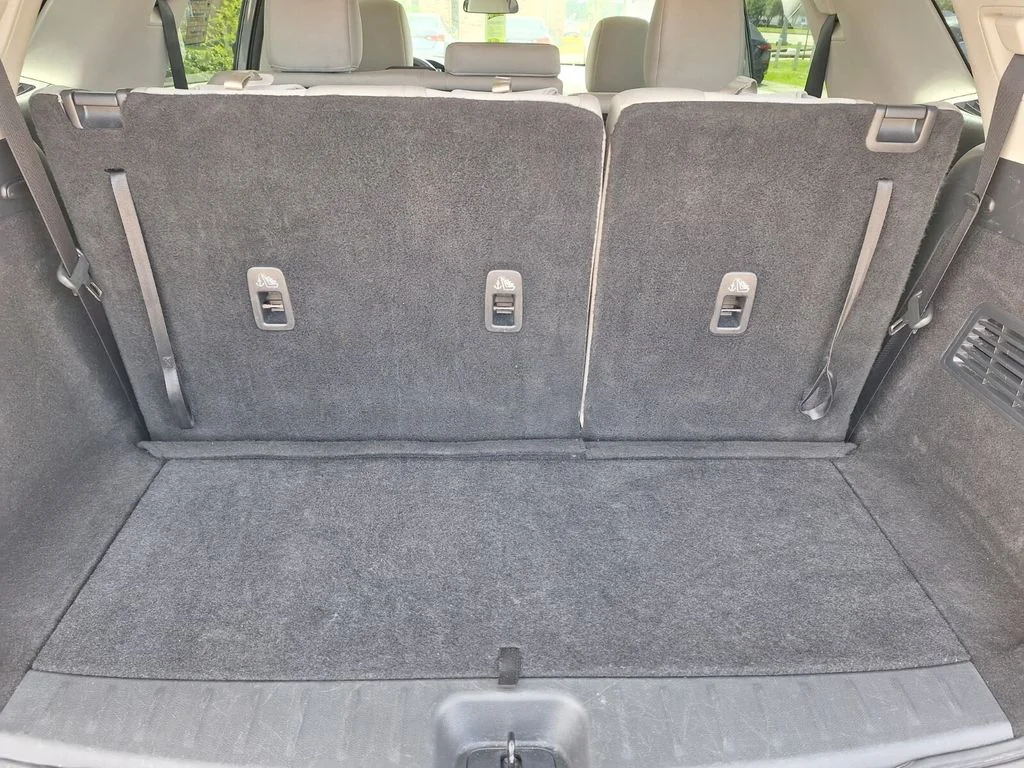 Used 2024 Gray Nissan SV image 27
