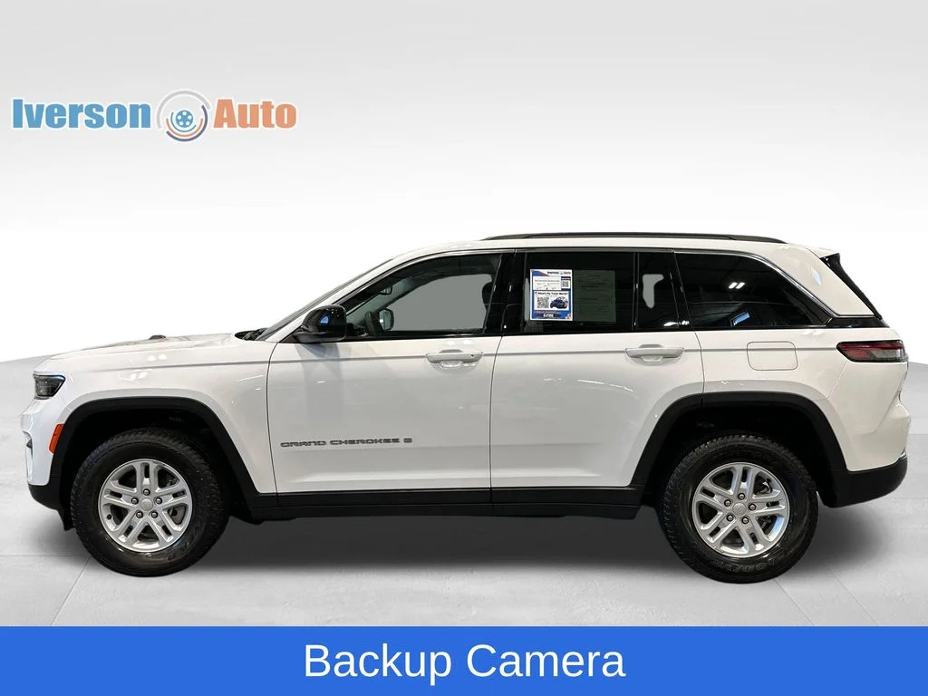 Used 2023 White Jeep Laredo image 6