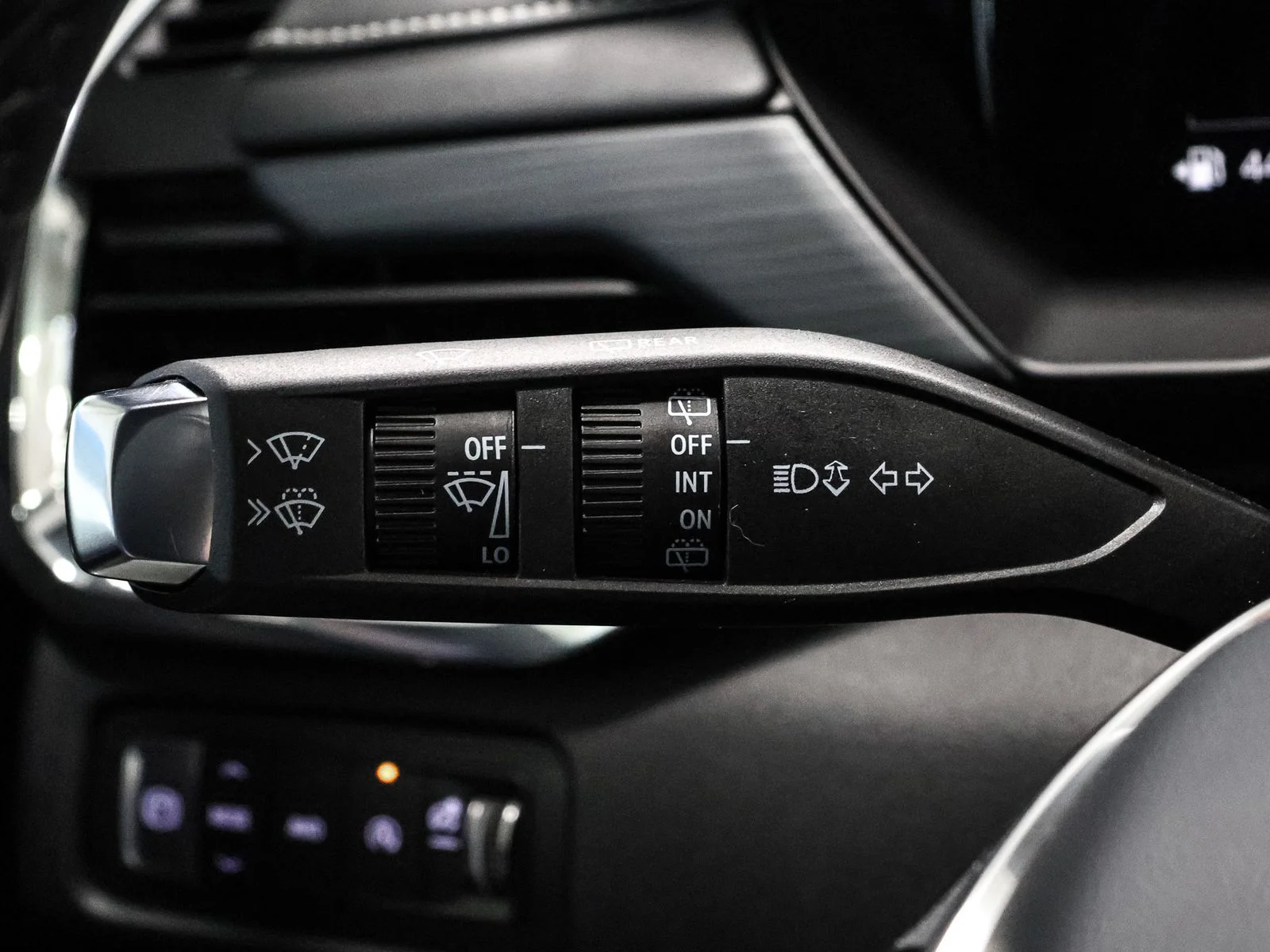 New 2026 White GMC Elevation image 36