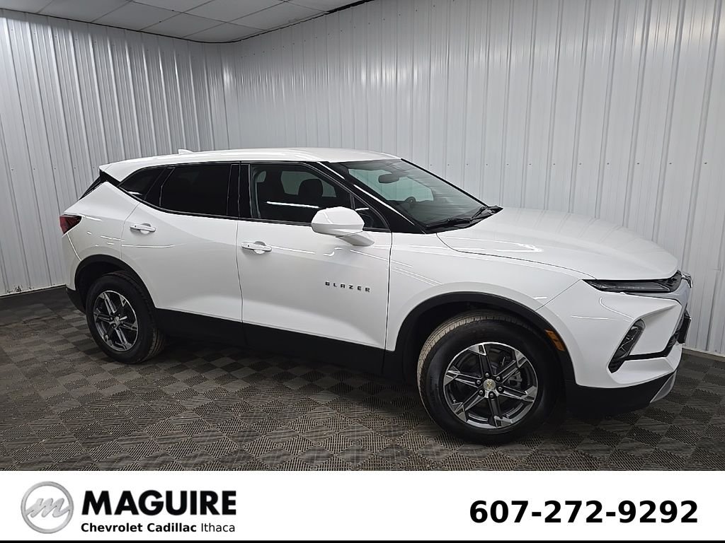 Used 2023 Summit White Chevrolet LT image 1