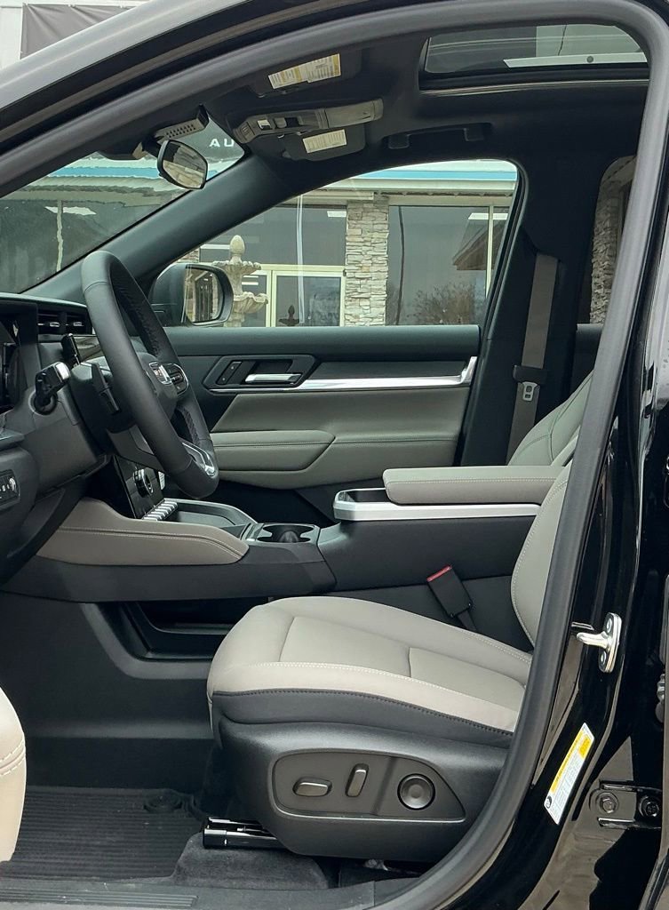 Used 2026 Ebony Twilight Metallic GMC Elevation image 19