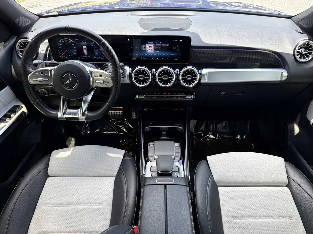 Used 2022  Mercedes-Benz GLB 35 AMG® image 18