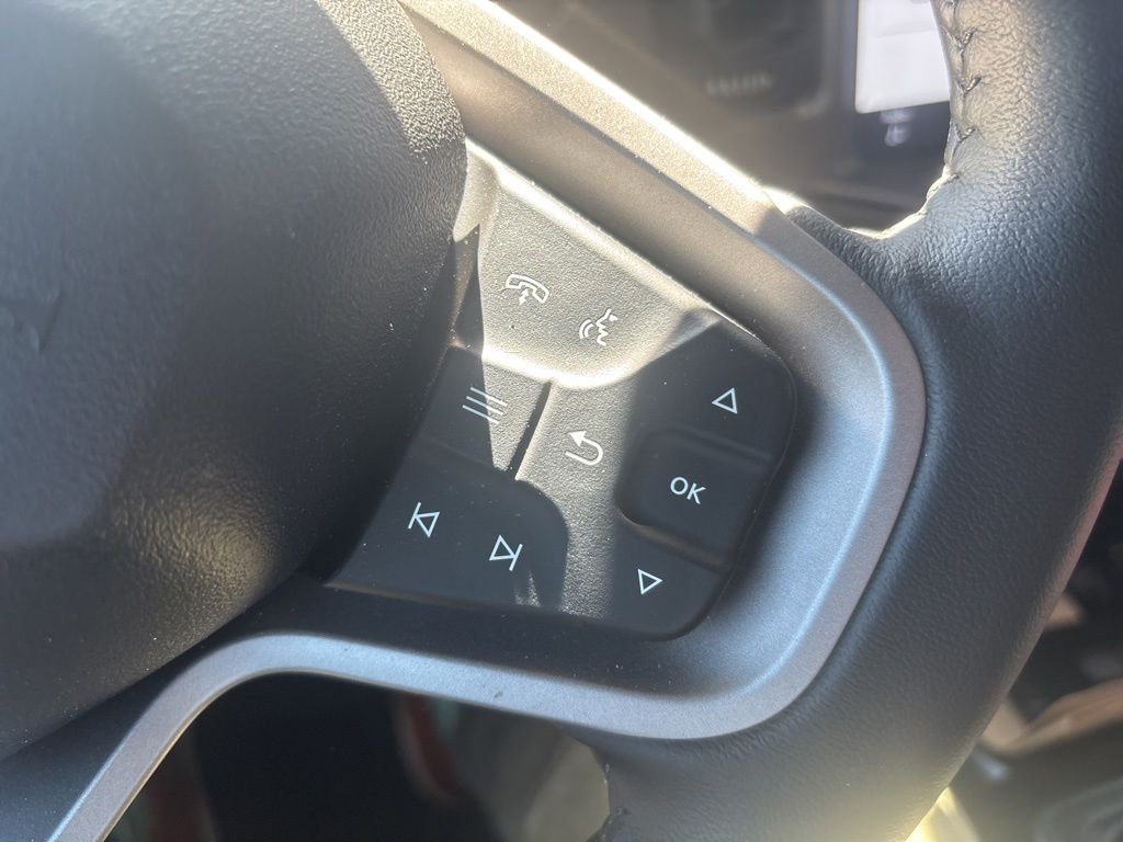 Used 2025 Gray Ford Badlands image 5