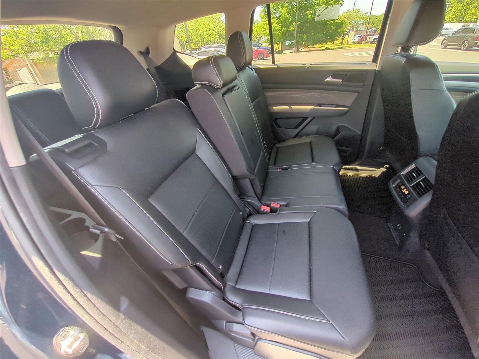 Used 2021 Tourmaline Blue Metallic Volkswagen 3.6L V6 SE w/Technology image 36