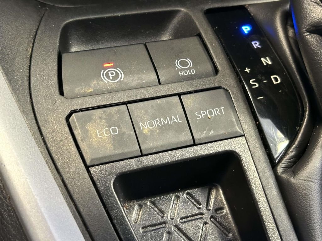 Used 2024 Silver Toyota XLE image 22