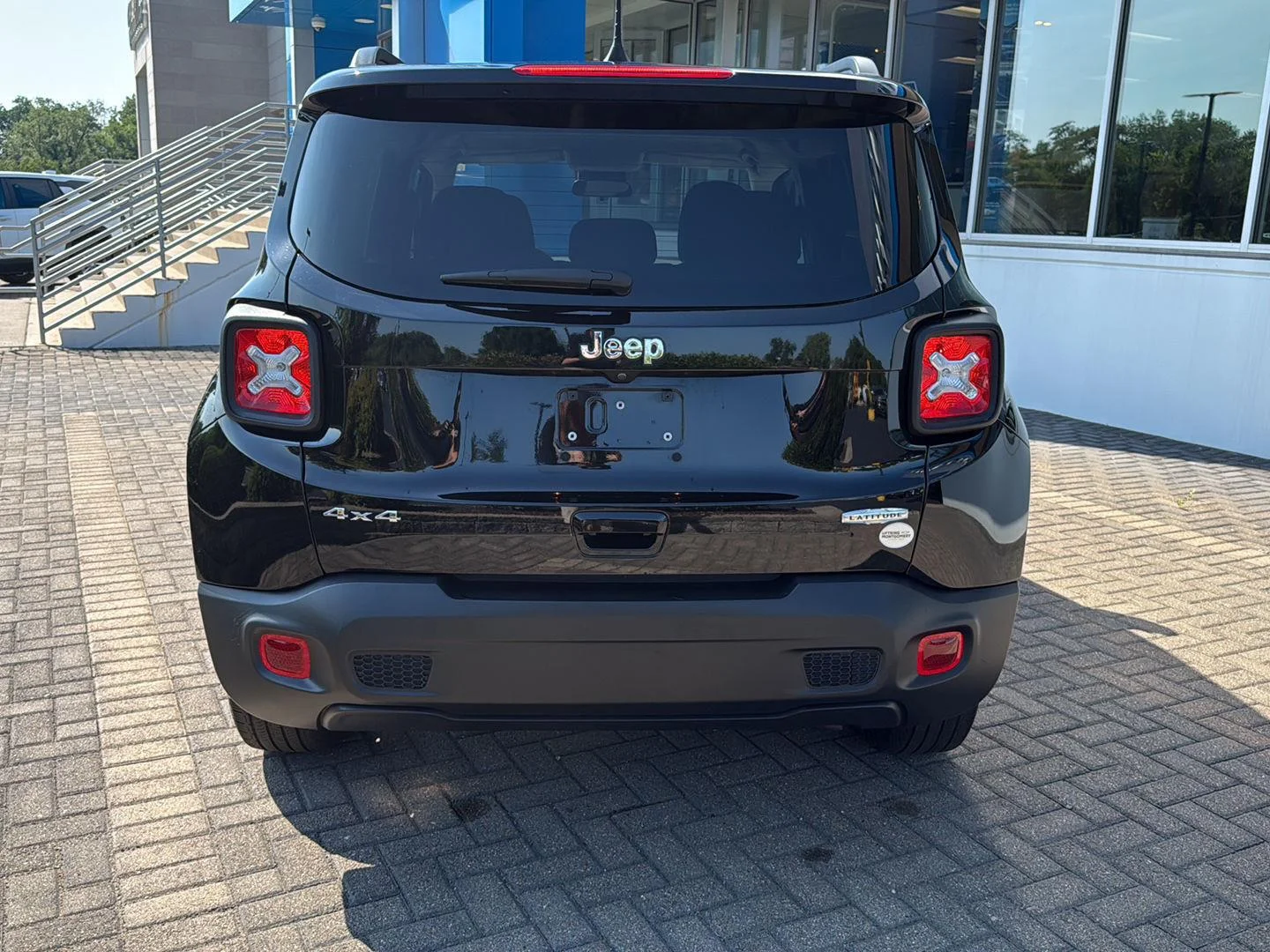 Used 2022 Black Clearcoat Jeep Latitude image 4