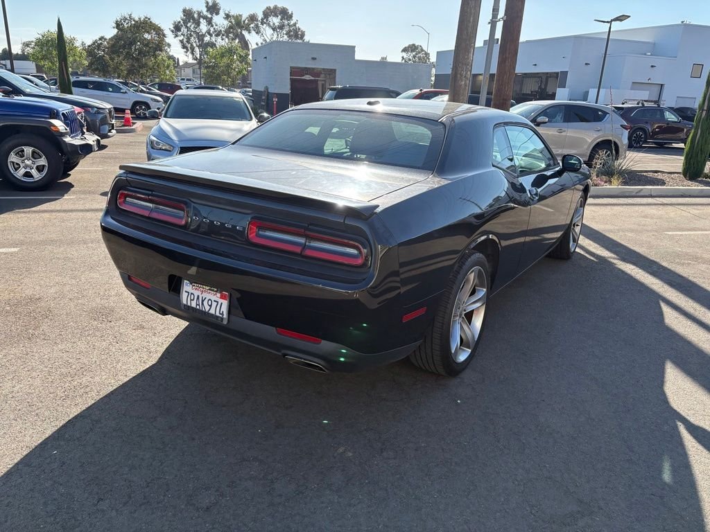 Used 2015 Pitch Black Clearcoat Dodge SXT image 7