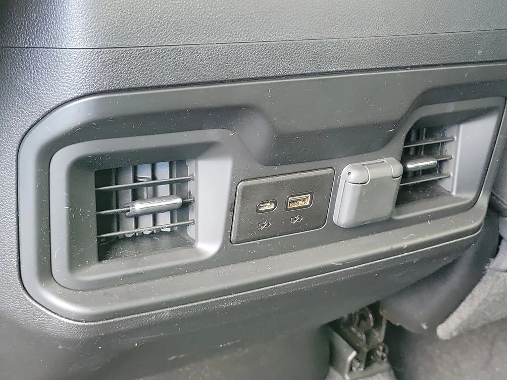 Used 2019 Silver Chevrolet RST image 17