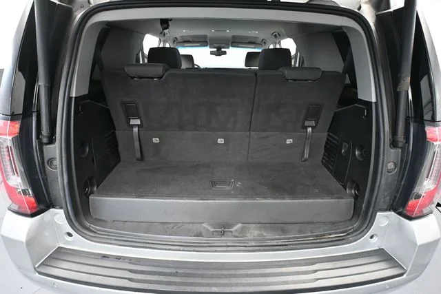 Used 2020 Silver GMC SLE image 36