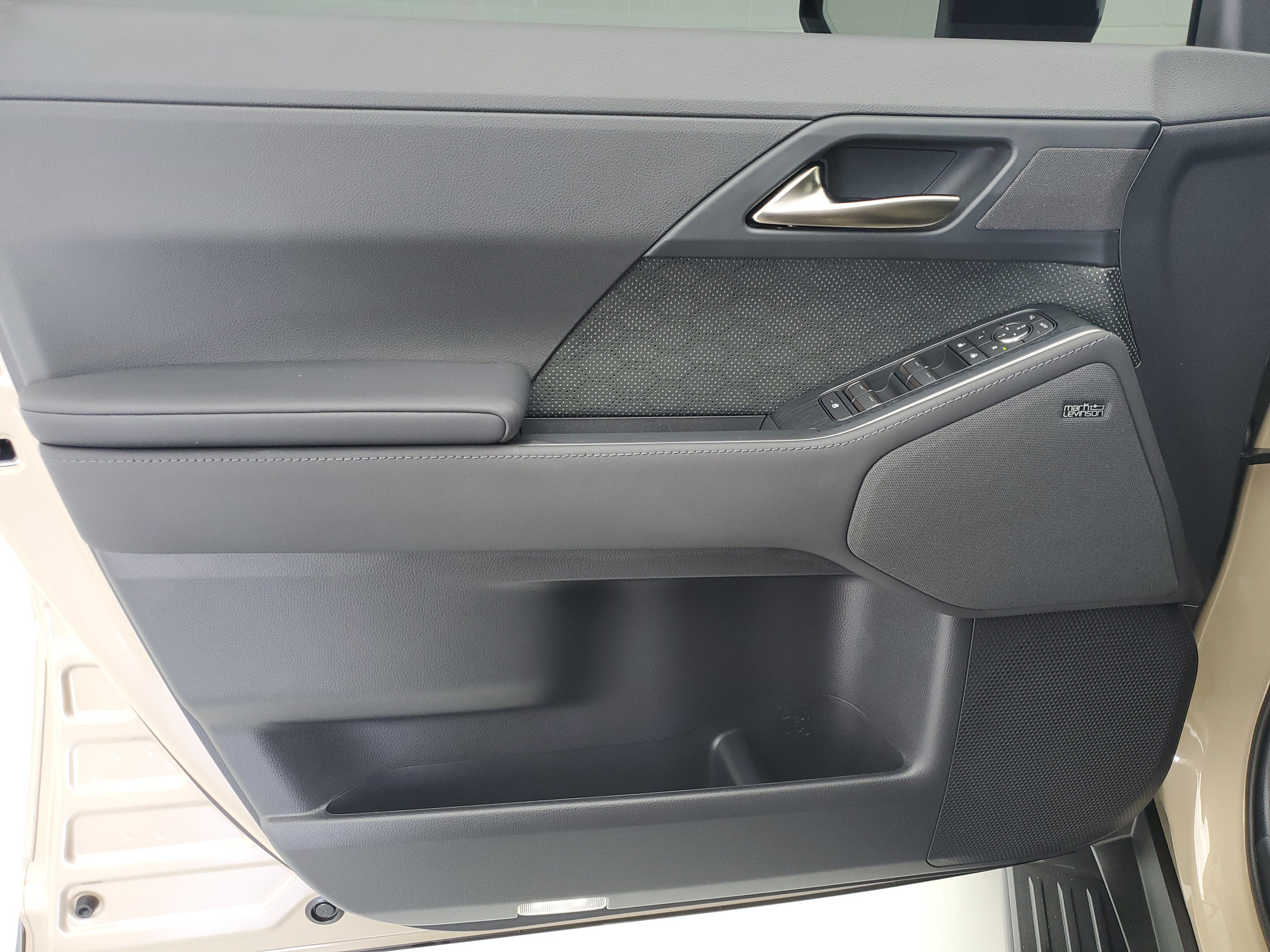Used 2025 Earth/Black Roof Lexus 550 Overtrail+ image 21