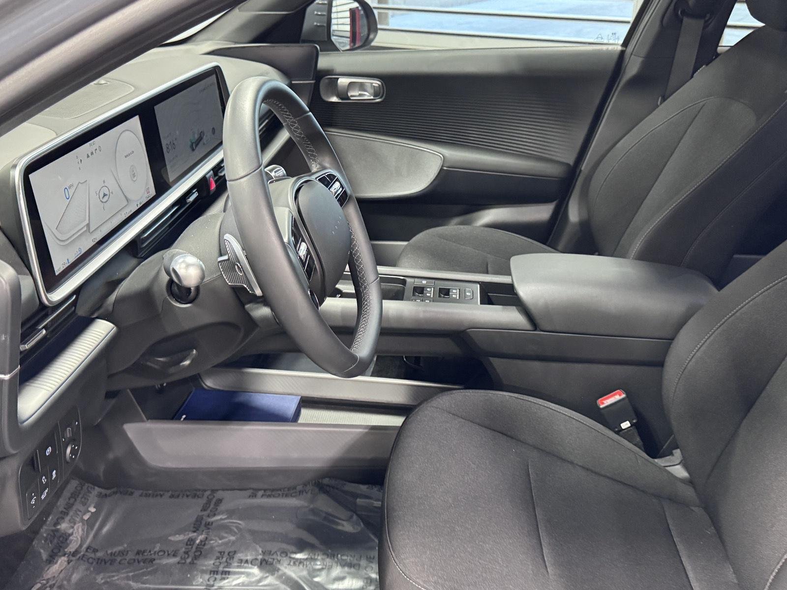 Certified Used 2025 Transmission Blue Hyundai SE image 27