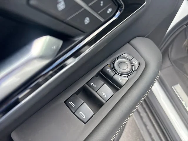 New 2026 Summit White GMC Elevation image 12