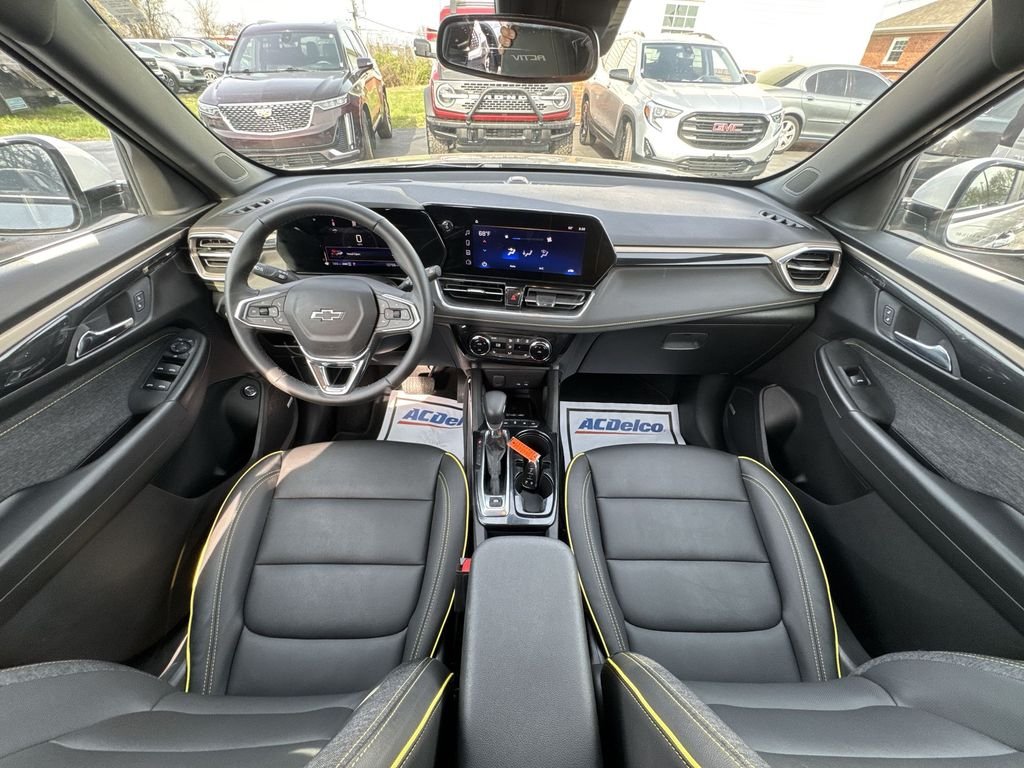 Used 2025 Gray Chevrolet ACTIV image 21