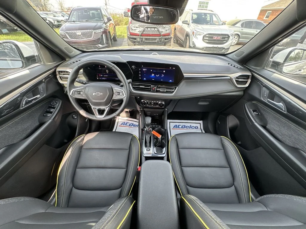 Used 2025 Gray Chevrolet ACTIV image 21