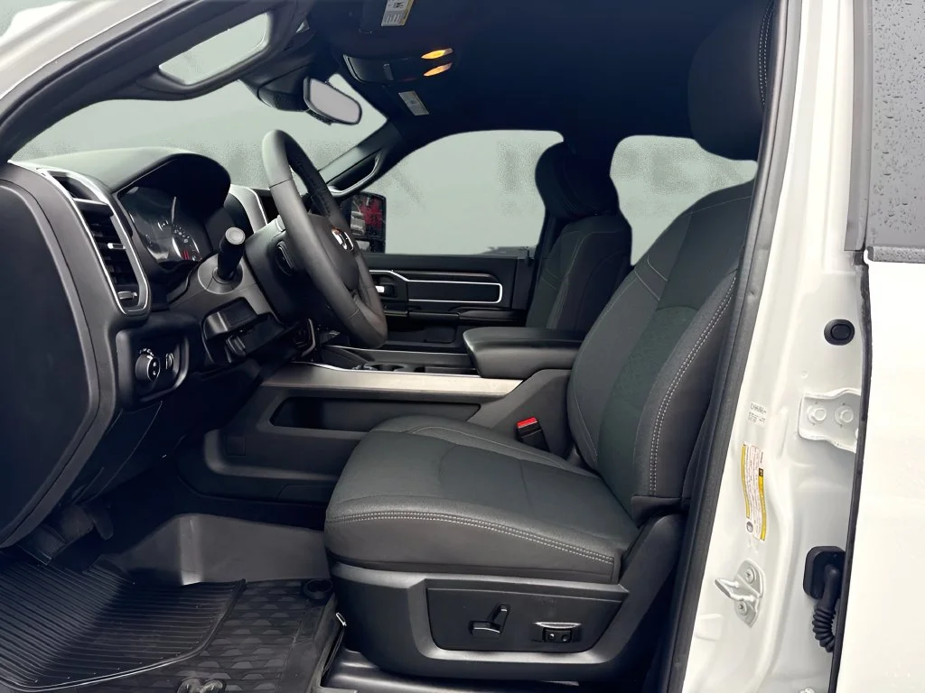 Used 2026 White Ram Big Horn image 9