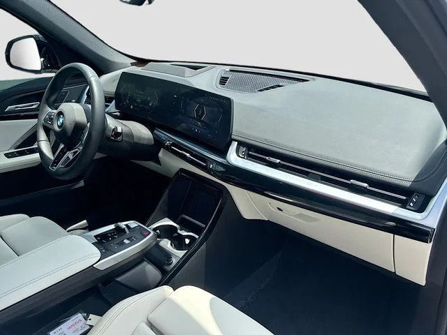 Used 2026 White BMW xDrive28i image 29
