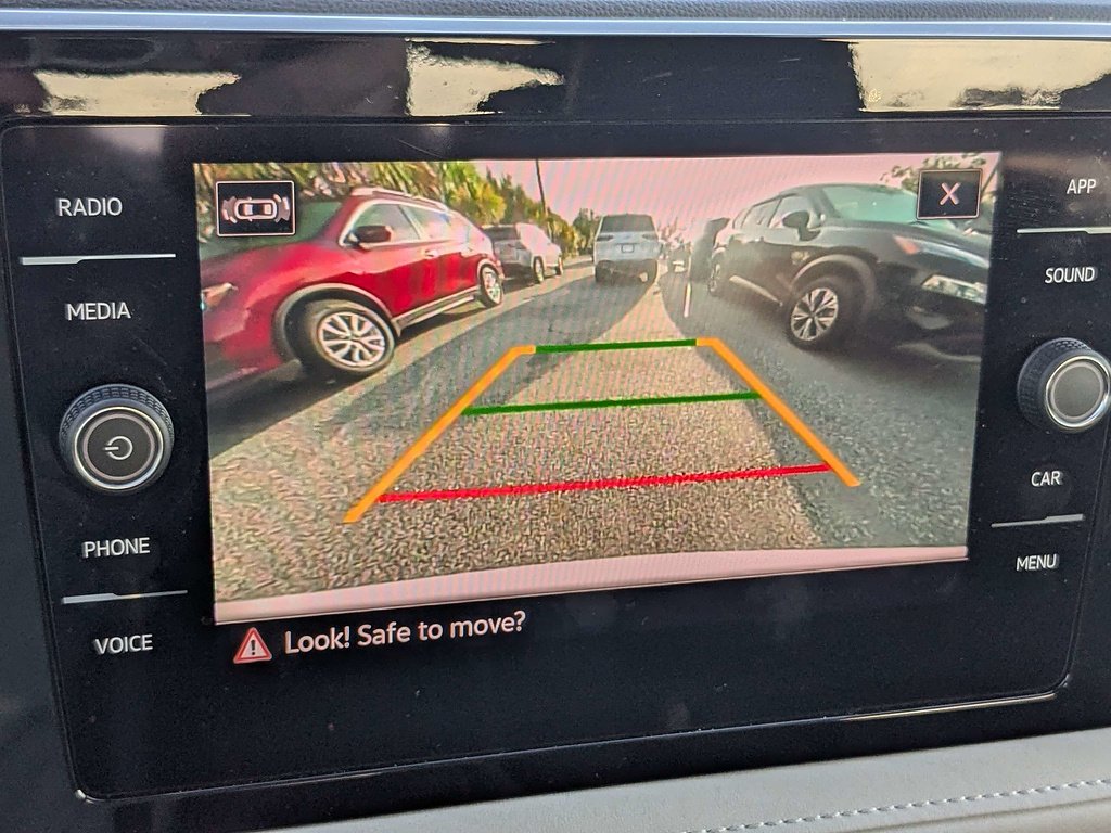2025 Volkswagen Taos SE - Photo 22