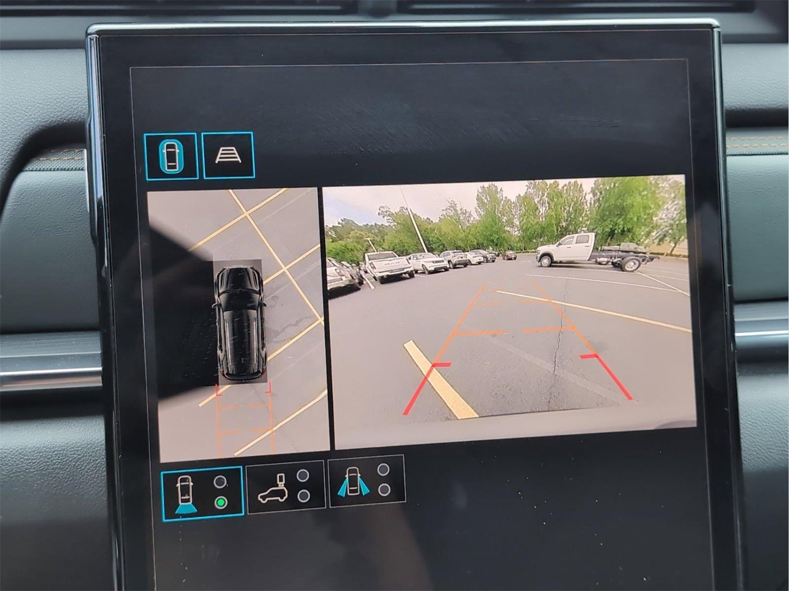 Used 2026 Sterling Metallic GMC AT4 image 24
