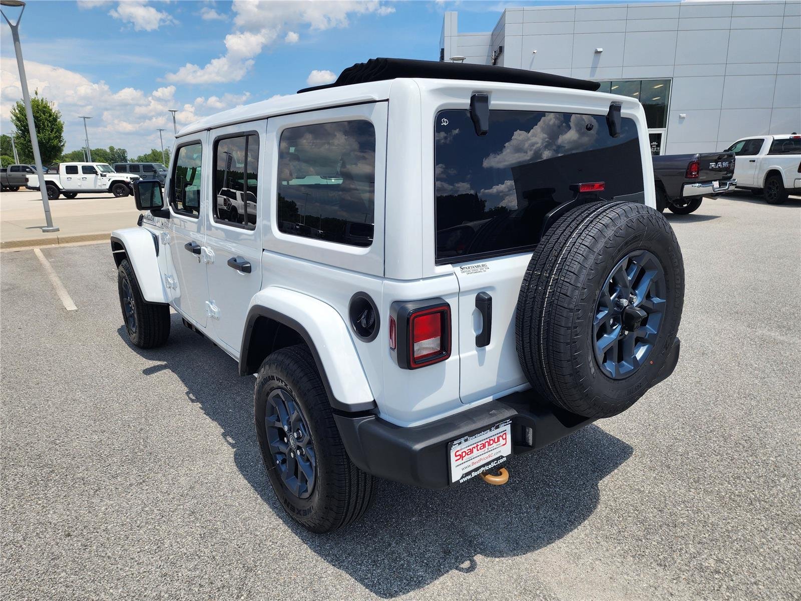 New 2026 Bright White Clear-Coat Exterior Paint Jeep 85th Anniversary image 12