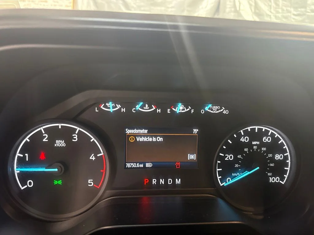 Used 2023 Agate Black Metallic Ford XLT image 25