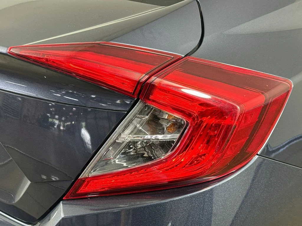 Used 2018 Gray Honda LX image 29