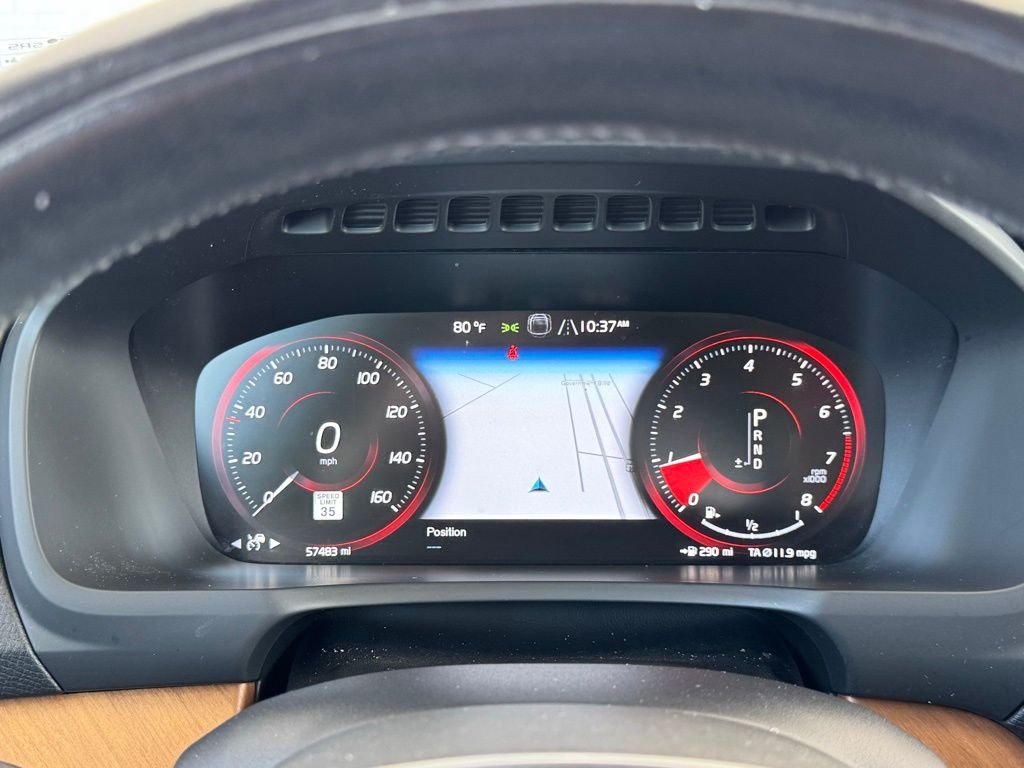 Used 2021  Volvo T6 Momentum image 30