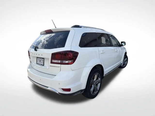 Used 2017 White Dodge Crossroad image 6