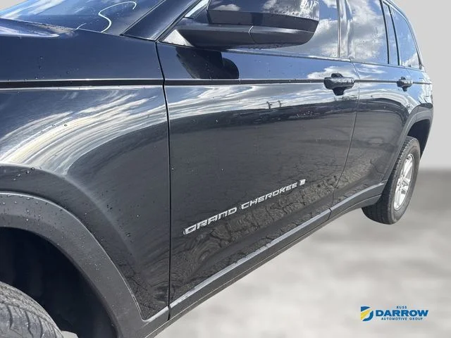 Used 2023 Black Jeep Laredo image 16