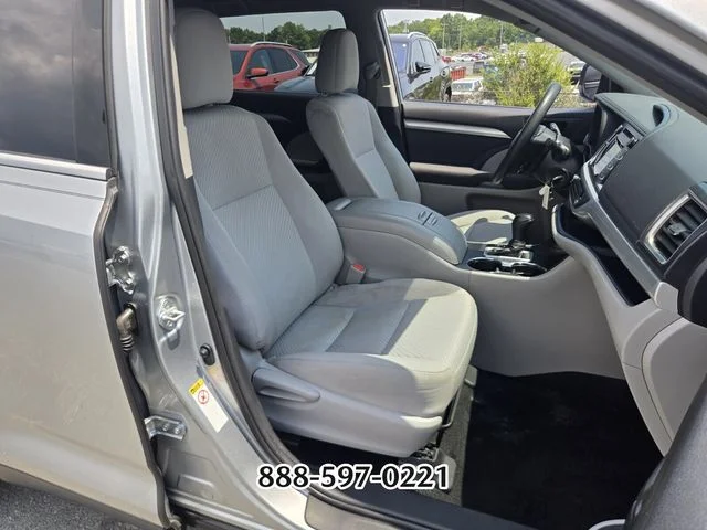 Used 2019 Silver Toyota LE image 20