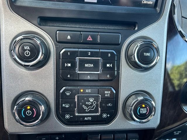Used 2015 White Ford Platinum image 25