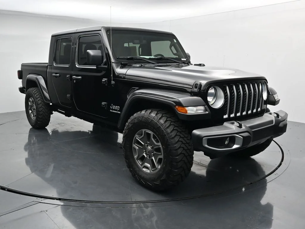 Used 2021 Black Jeep Overland image 2