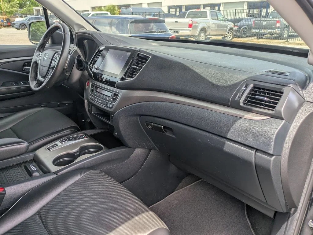 Used 2023 Black Honda RTL image 25