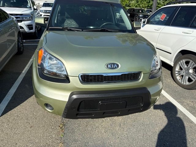 Used 2011 Green Kia Plus image 1