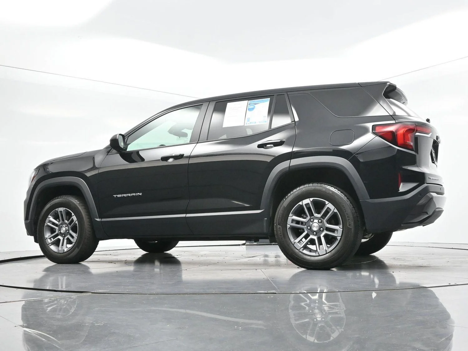 Used 2025 Ebony Twilight Metallic GMC Elevation image 45
