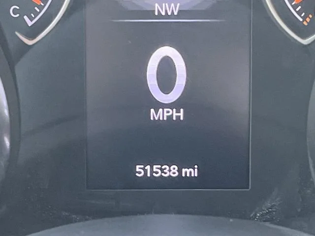 Used 2019  Jeep Sport S image 35