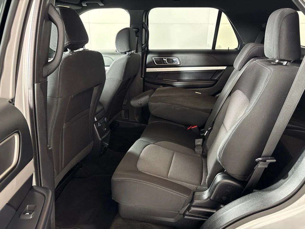 Used 2017 Silver Ford XLT image 25