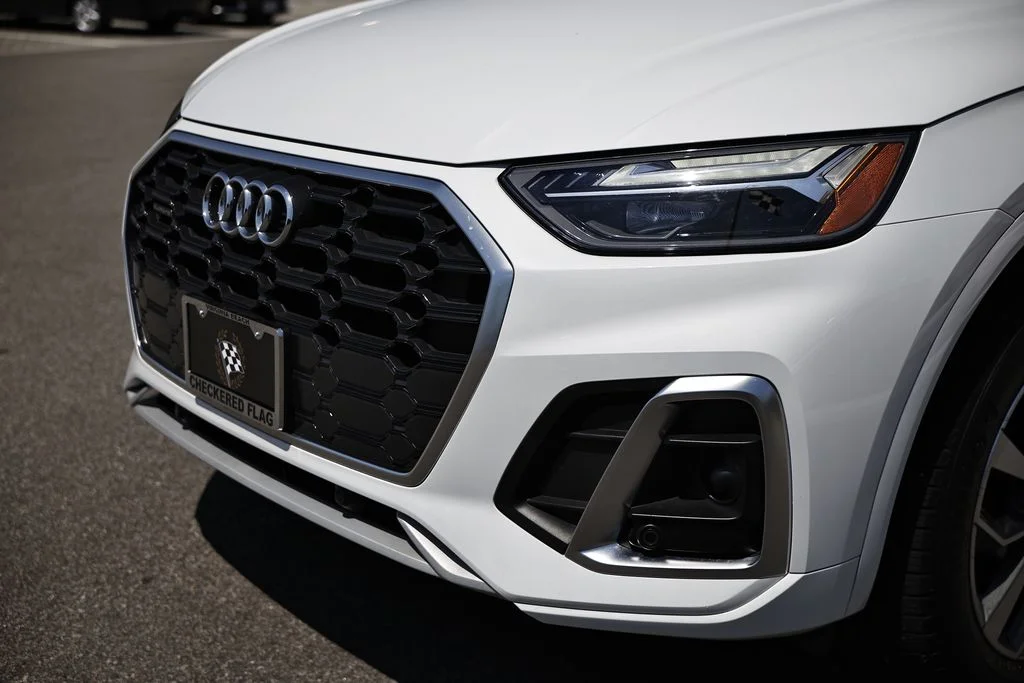 Used 2025 Glacier White Audi 45 S line Premium image 12