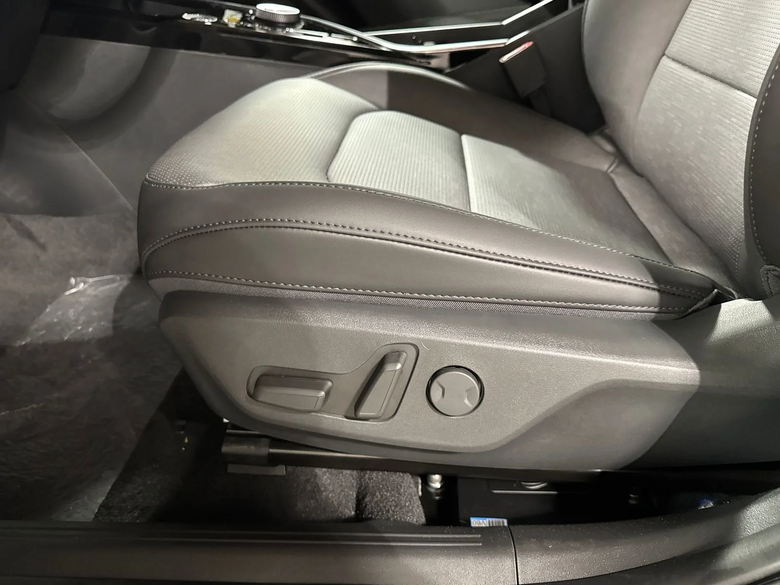 New 2026 Aurora Black Pearl Kia Wave image 5